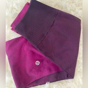 Never Worn Lululemon Running Tights Size 0-2. Super cute!